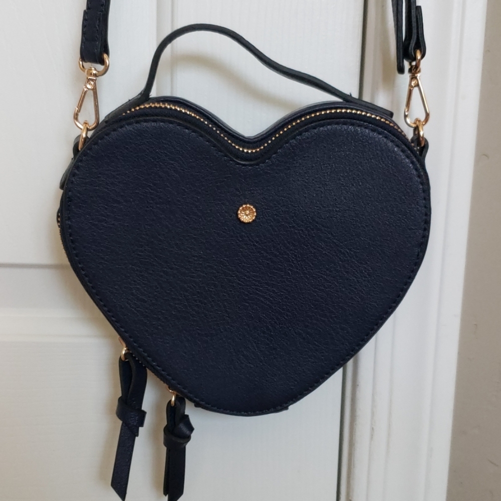 Bnwot Lauren Conrad heart crossbody
